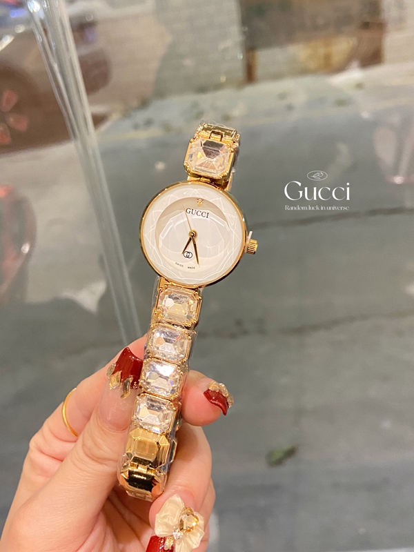 ブランド時計側面デザイン